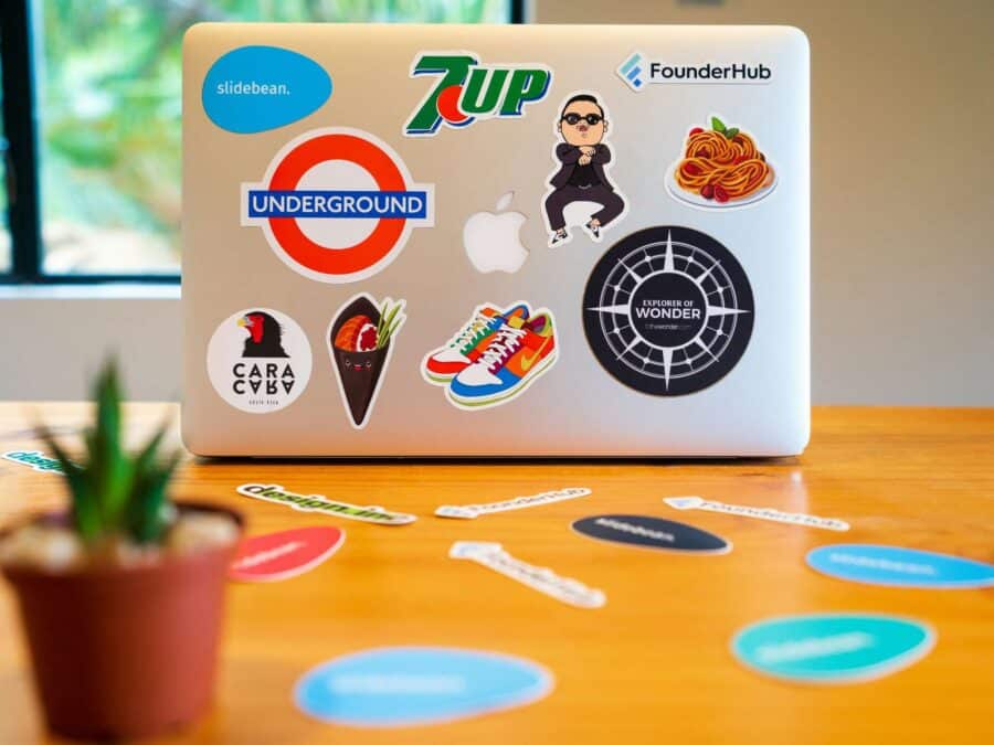 Illustration représentant les pièges courants en branding pour les startups